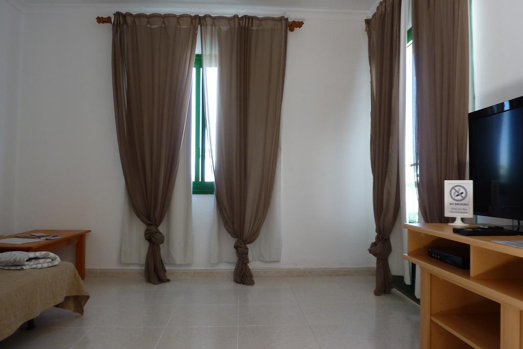 Alhambra Apartamentos Tías Kültér fotó