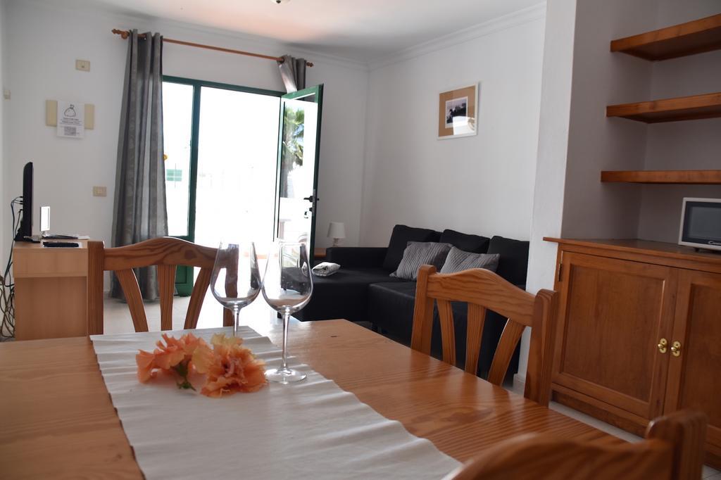 Alhambra Apartamentos Tías Kültér fotó